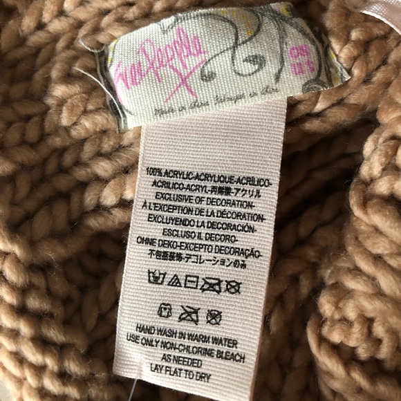 Free People - Rory Rib Beanie in Rose - Picture 4 of 7